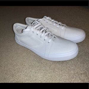 White Sneakers Size 10